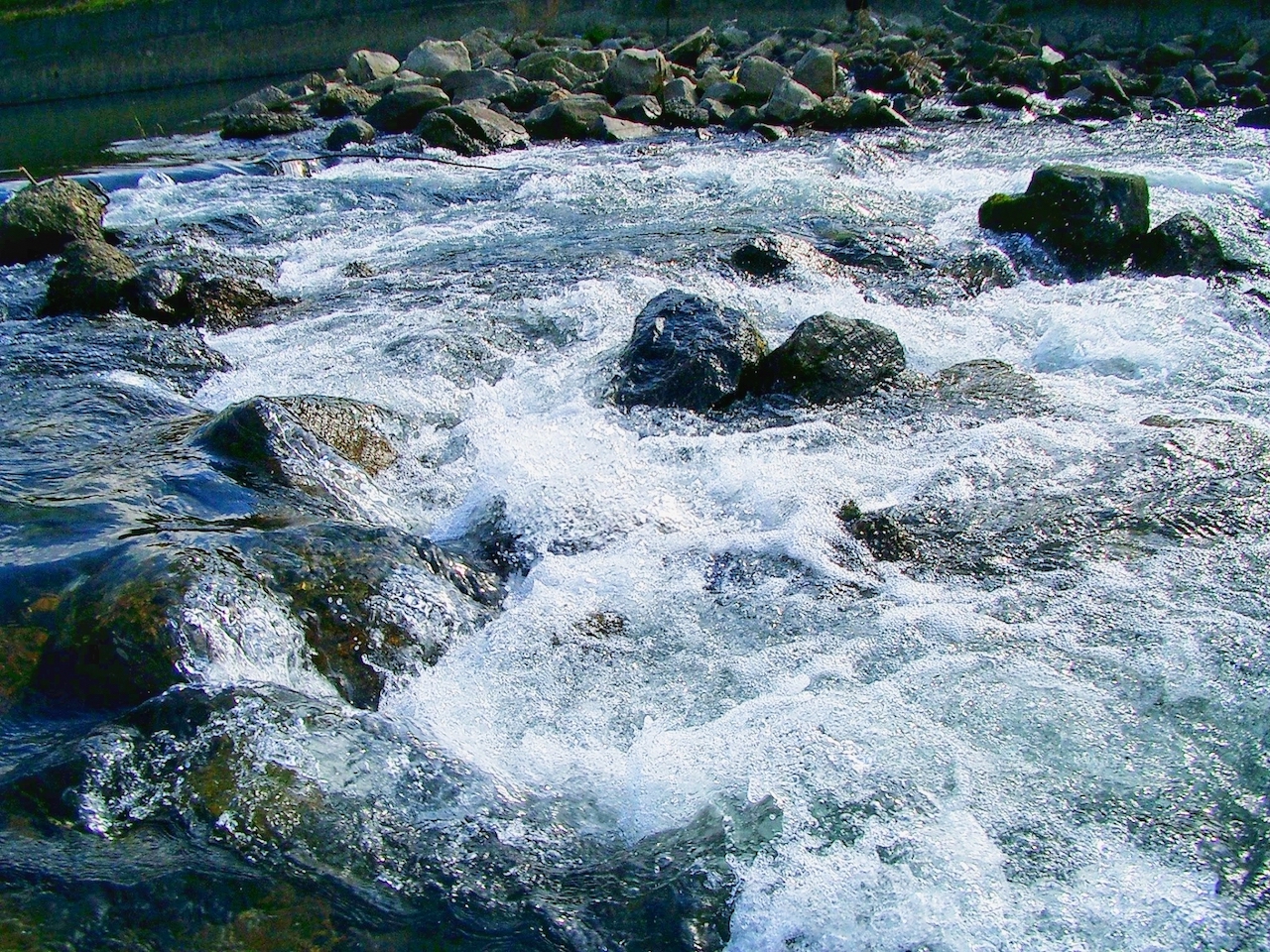 毎日のドライヤーが半分に サロンでしか買えない 1秒タオル 美容室チェーン無芸塾